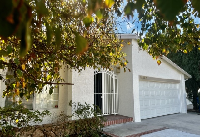 Foto del edificio - 18100 Miranda St