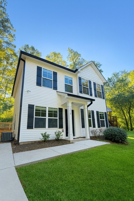 Foto principal - Single Family Home - 2/2.5 in Cumming, GA