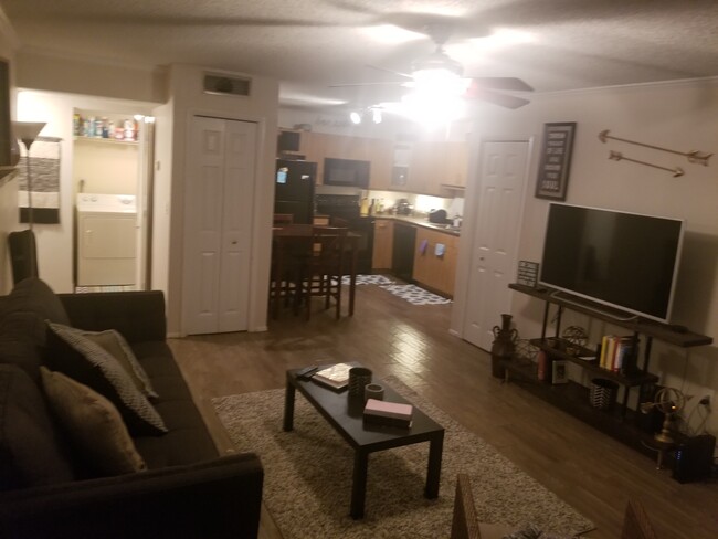 Building Photo - 5690 Baywater Dr