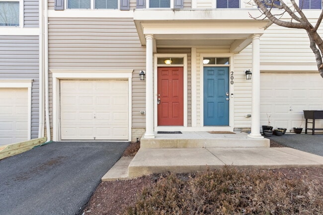 Photo - 202 Shamrock Dr Townhome