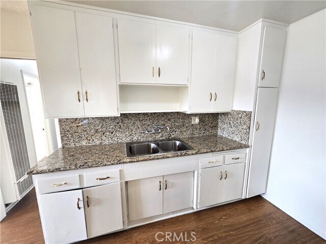 Foto del edificio - 12317 Gale Ave