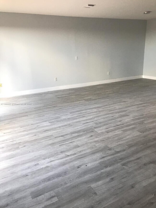 Foto del edificio - 8478 SW 166th Pl