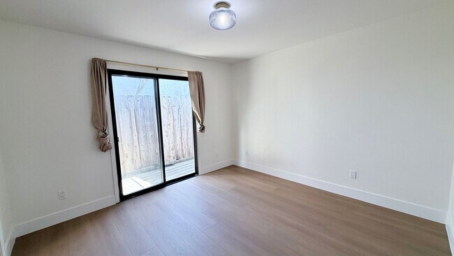 Foto del edificio - 4440 Cherokee Ave