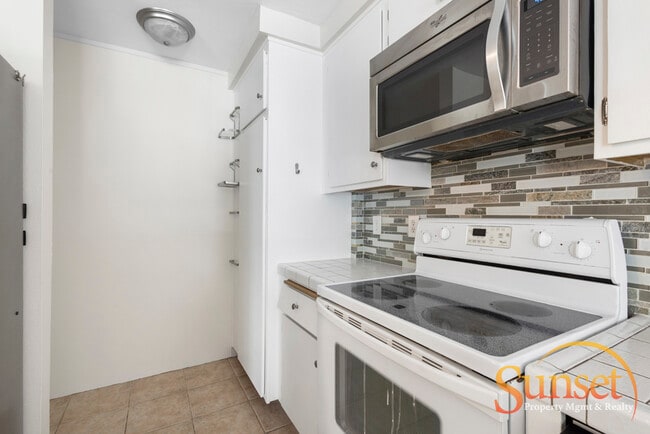 Building Photo - 2764 Ariane Dr