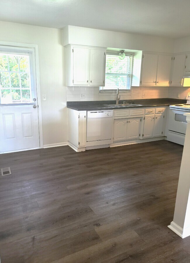 12239 S Sycamore St, Olathe, KS 66062 House Rental in Olathe, KS