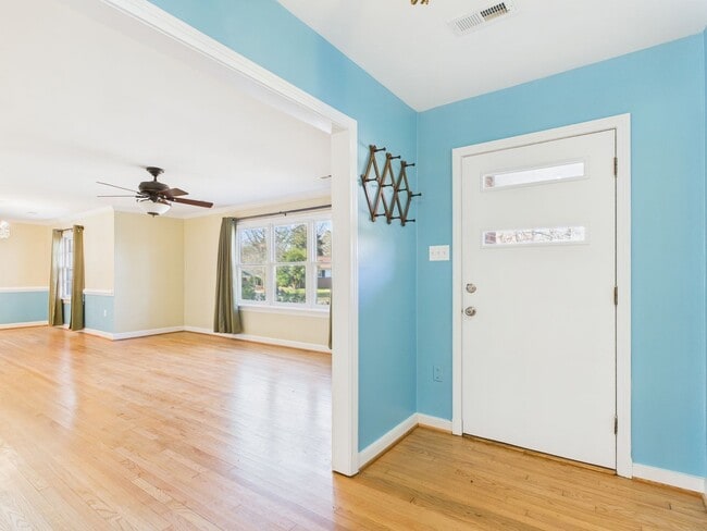 Foto del edificio - 6955 Navaho Rd