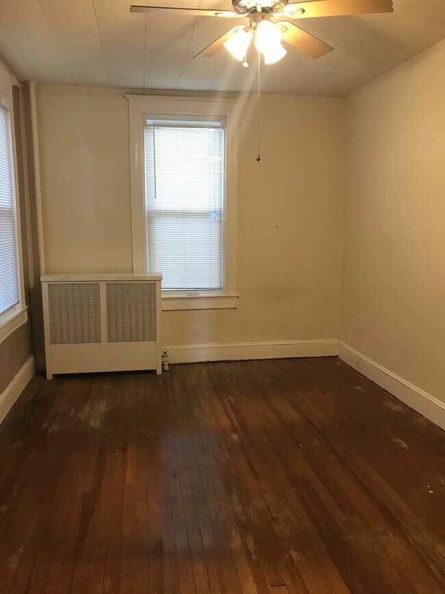 Foto del edificio - 1 Bedroom Apartment in Hampden