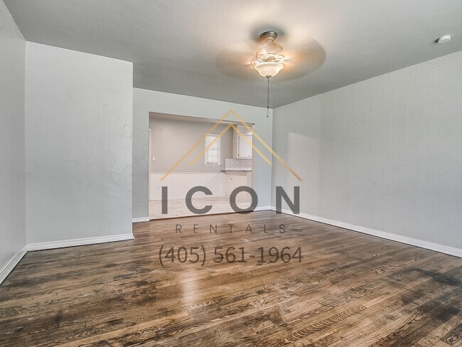 Building Photo - 1300 Oxford Way