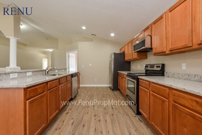 Foto del edificio - Now Available!
