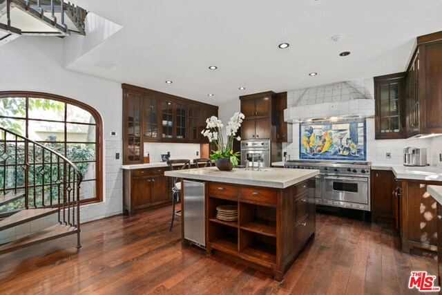 Foto del edificio - 4828 Glencairn Rd
