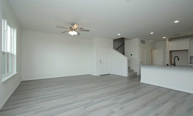 Building Photo - 1615 Revolution Way