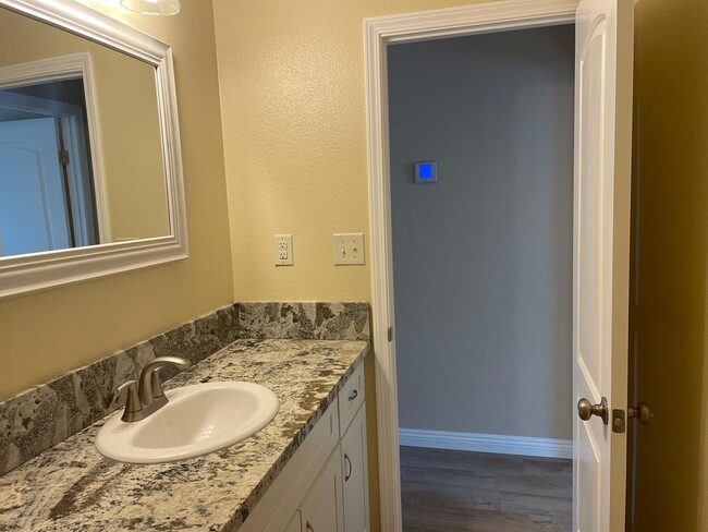 Building Photo - 151195 Rio Vista Dr