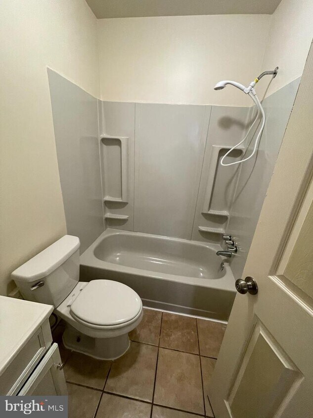 1103 Lindley Ave Unit 1F, Philadelphia, PA 19141 Room for Rent in