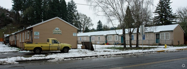 Otro - River Road Apartments