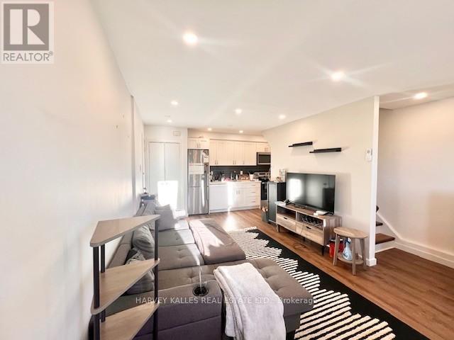 Building Photo - 266 Marlee Ave