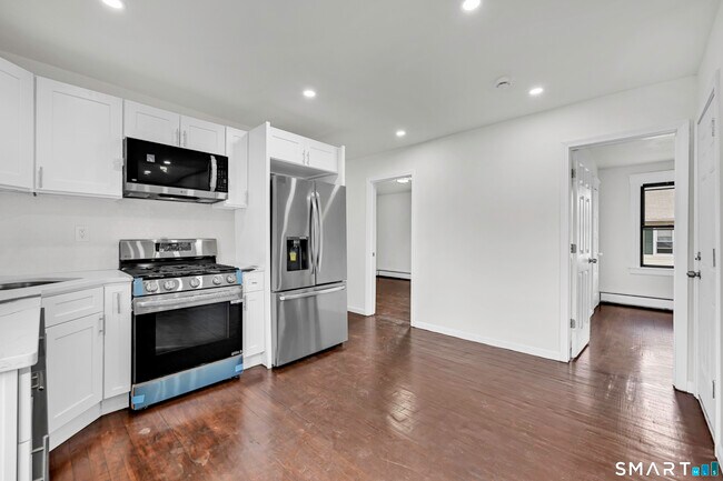 Building Photo - 54 Overlook Ave
