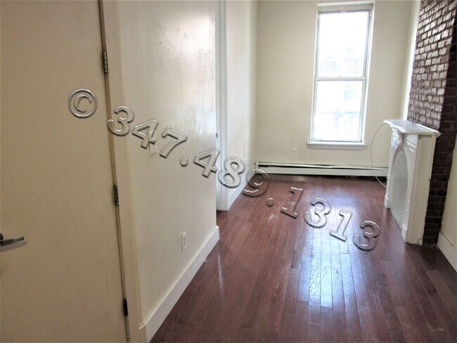 Building Photo - 702 Dekalb Ave