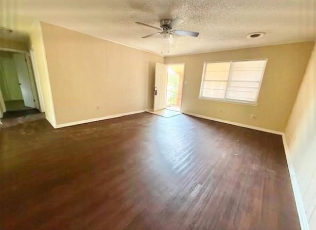 Building Photo - stunning 2-bedroom, 1-bathroom