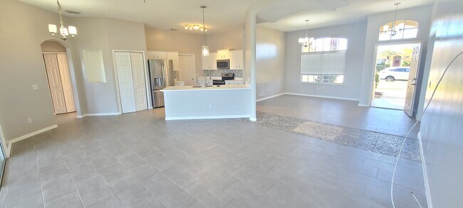 Building Photo - 6750 Ferri Cir