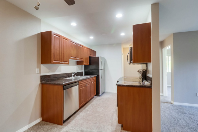Building Photo - 2950 Alta View Dr