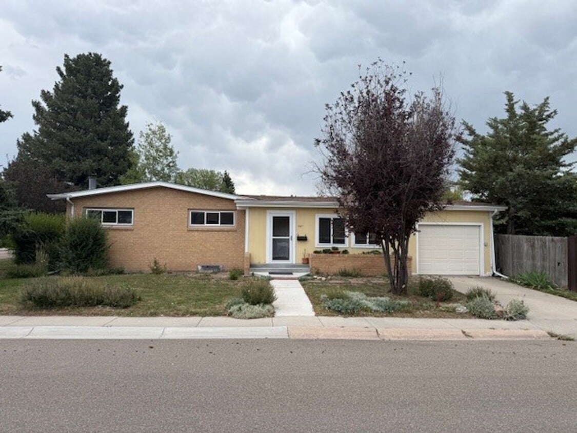Primary Photo - House For Lease