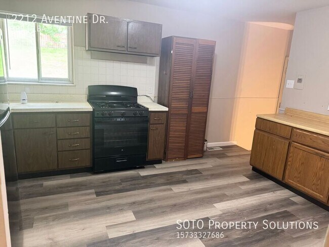 Building Photo - 2212 Aventine Dr
