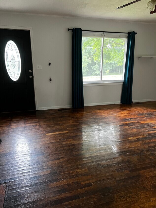 411 Hamilton St, Warrensburg, MO 64093