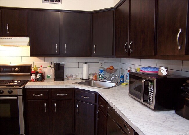 Foto del edificio - 53 Fairview Cir