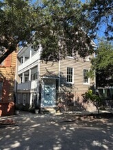 Building Photo - 87 America St