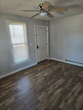 Building Photo - 504 Elm St