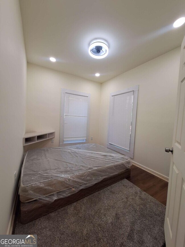 Building Photo - 1848 Herringbone Hollow
