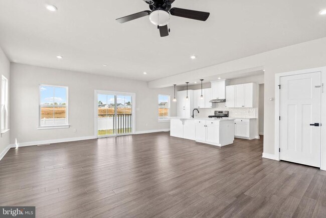 Foto del edificio - 105 Weston Dr