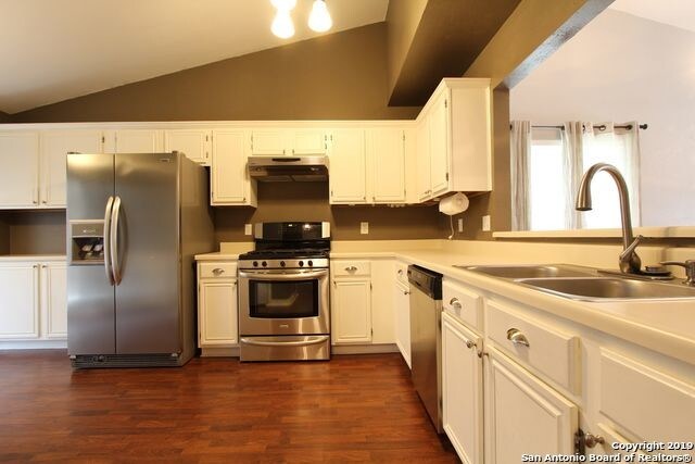 Building Photo - 9339 FISHERS HILL DR