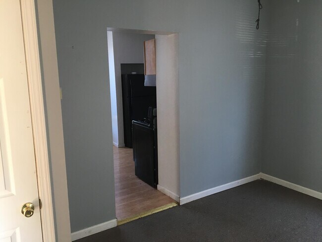 Building Photo - 105 E Texas Ave