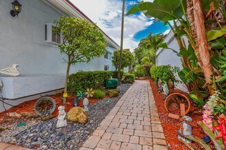 Building Photo - 5518 Ainsley Ct