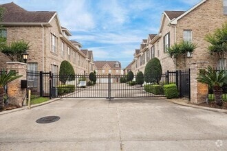 Building Photo - 2842 Briarhurst Park