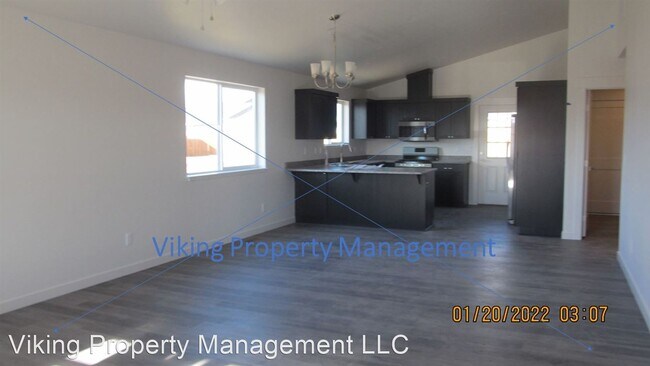 Building Photo - 3 br, 2 bath House - 910 NE Discovery Loop