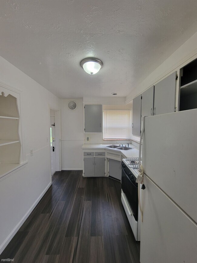 Building Photo - 3 br, 1 bath House - 9554 Westwood St