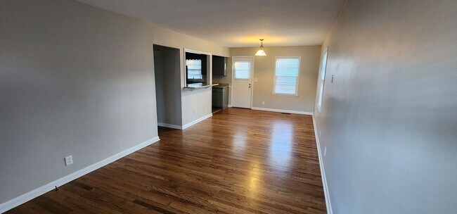 Foto del edificio - APARTMENT 2BR / 1BA