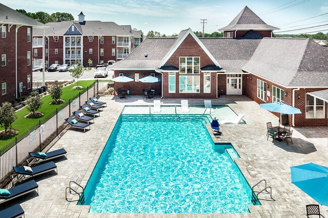 Foto del edificio - Seasons at Bennetts Creek