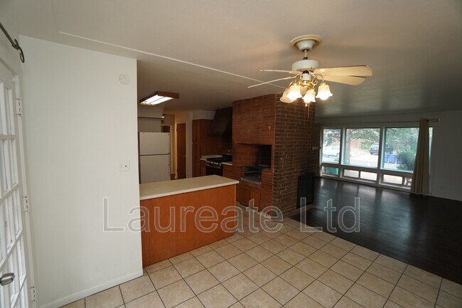 Foto del edificio - 2260 Jamaica St