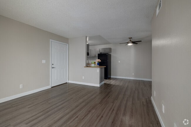 1BR, 1BA - 600SF - Living Room - Latitude 32 Apartments