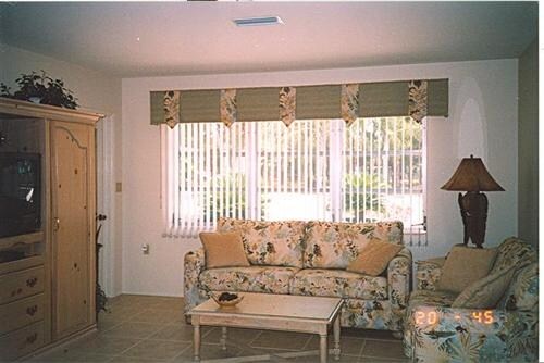 Building Photo - 513 Manatee Ct