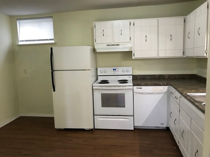 210 Hendricks Blvd Unit 30, Chattanooga, TN 37405 Room for Rent in