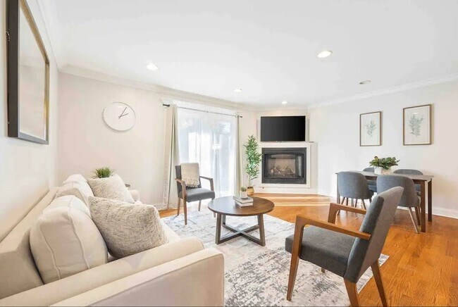 Foto del edificio - 408 N Windsor Dr