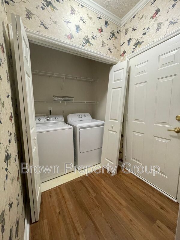 Foto del edificio - 820 Sage Creek Ln