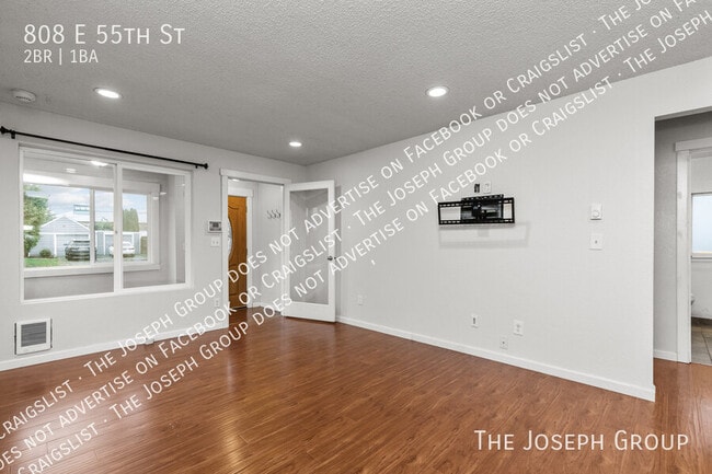 Building Photo - 808 55th St E