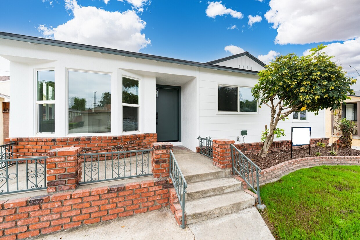 7020 Schroll St, Lakewood, CA 90713 Apartments in Lakewood, CA