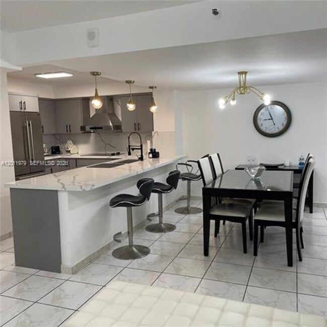 Photo - 1621 Collins Ave Apartment