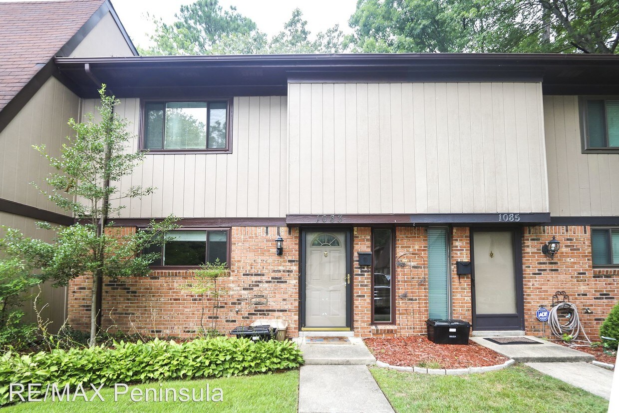 Primary Photo - 1083 Willow Green Dr